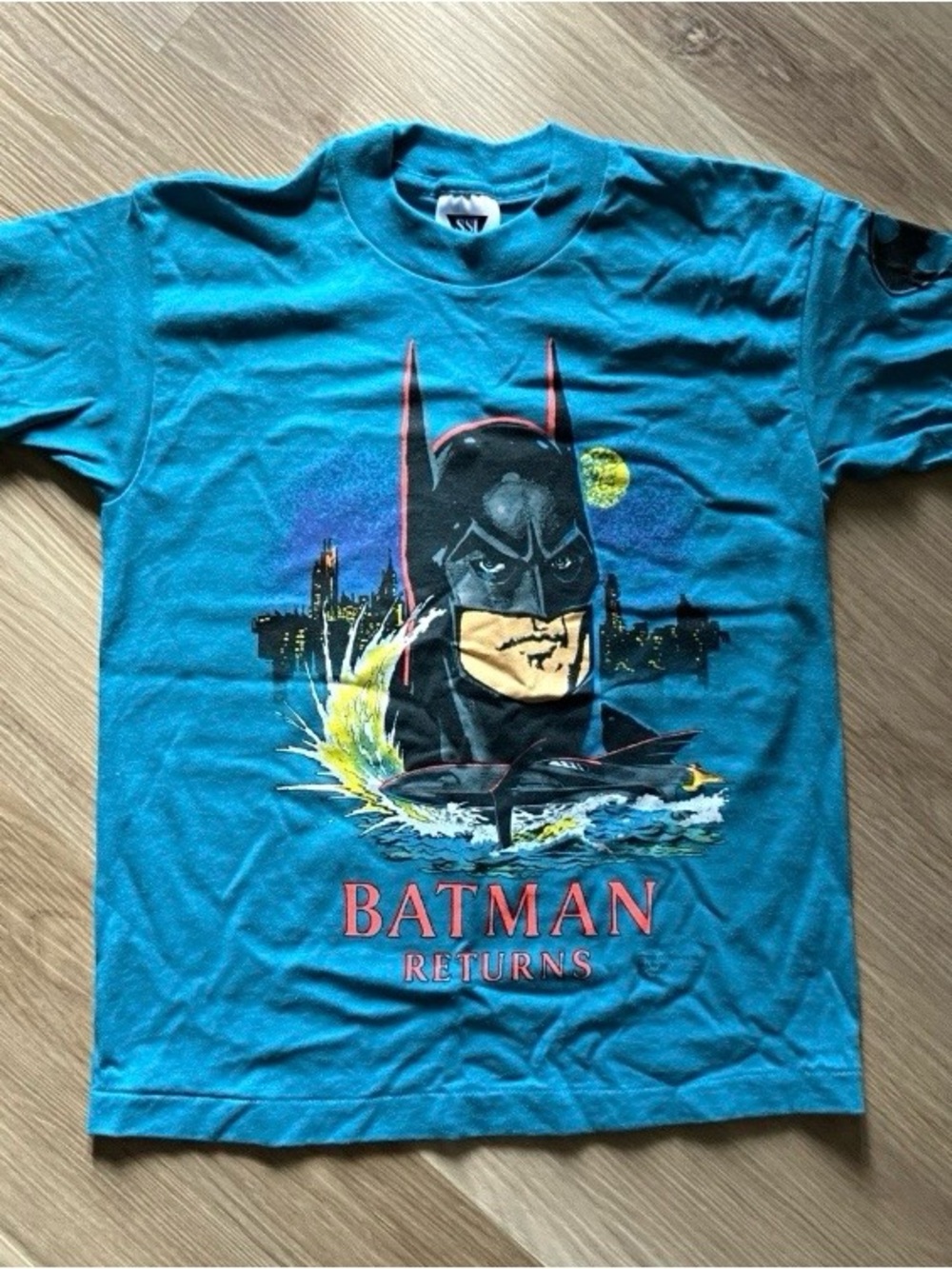 Batman Returns Kids Teal Graphic Tee Vintage 90’s DC Comics